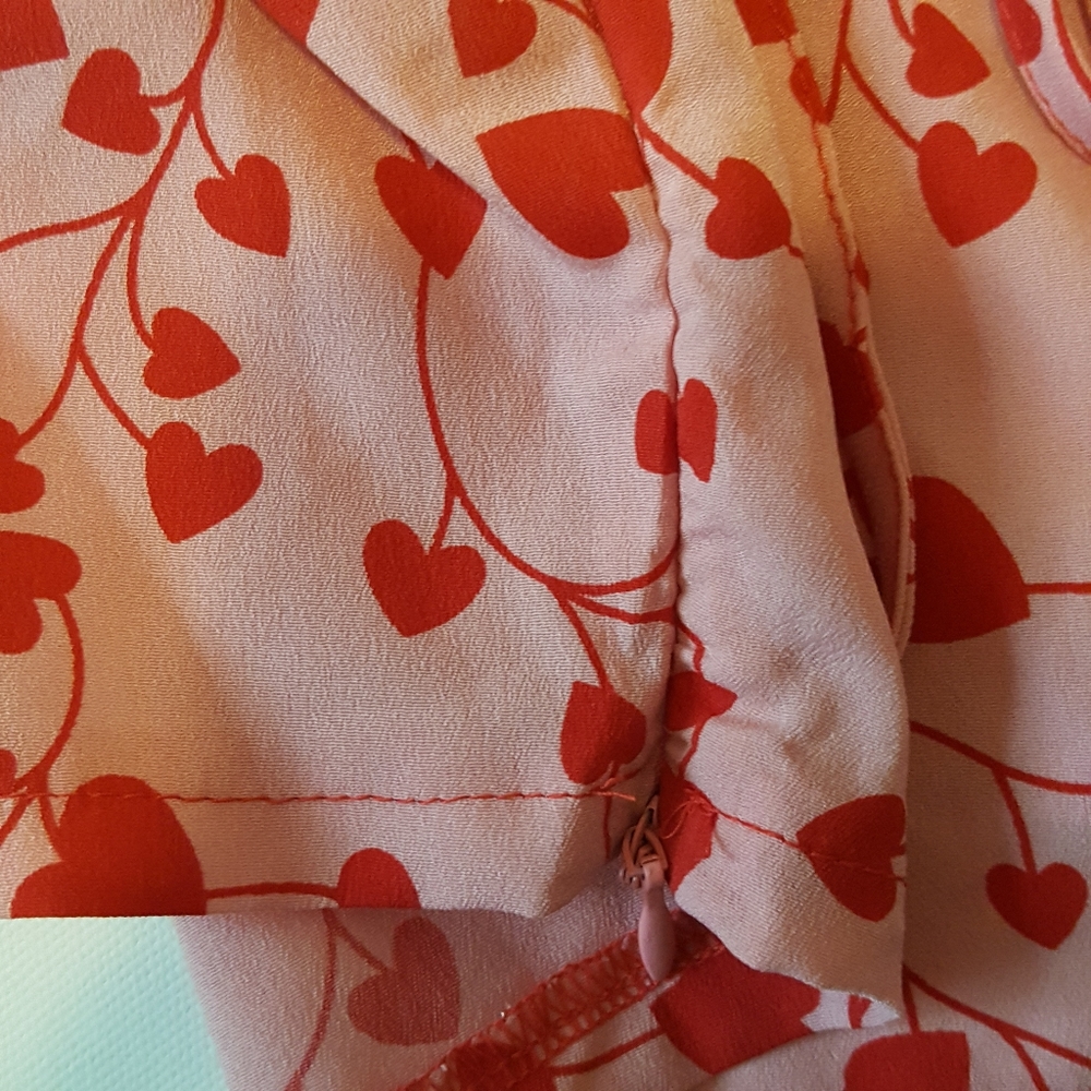 Heart Print Lettuce Edge Crop Top - Picture 4 of 5